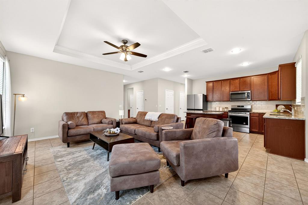 833 Lemongrass Court