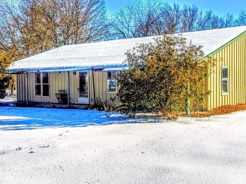 140 Pecan Street Blossom TX 75416