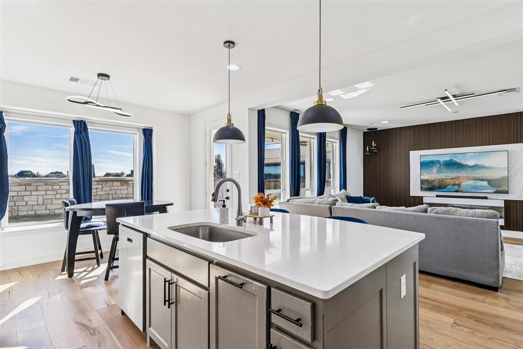 Castle Hills Ph 10 Lewisvil - Residential