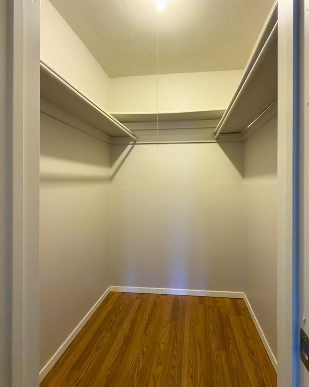 OAKS ON THE LANE CONDOMINIUM PH I - Residential Lease