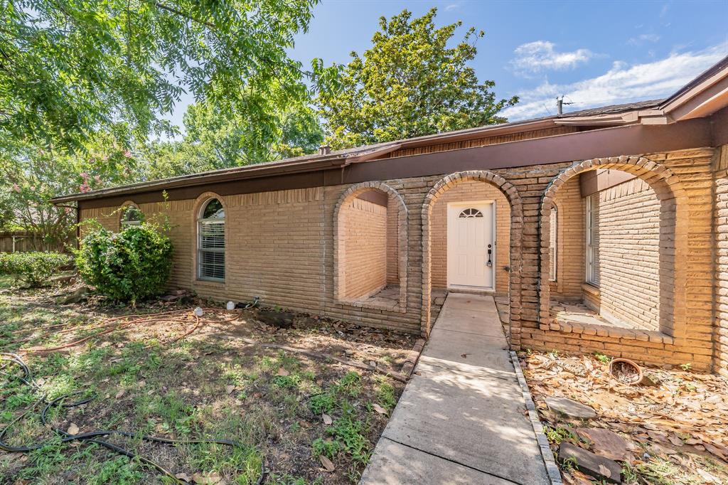 708 Simpson Terrace