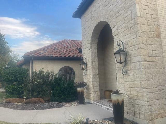 3097 Whispering Oaks Drive