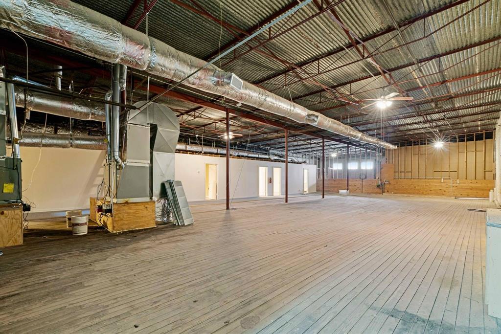 City of Paris - Commercial Sale