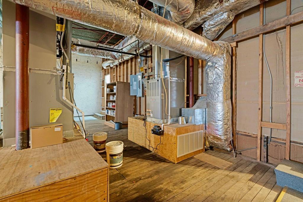 City of Paris - Commercial Sale