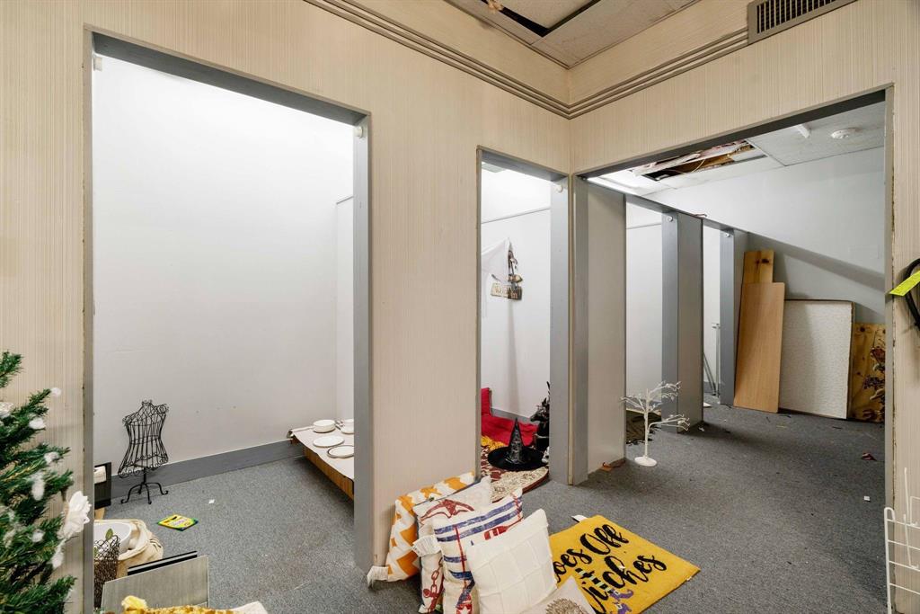 City of Paris - Commercial Sale