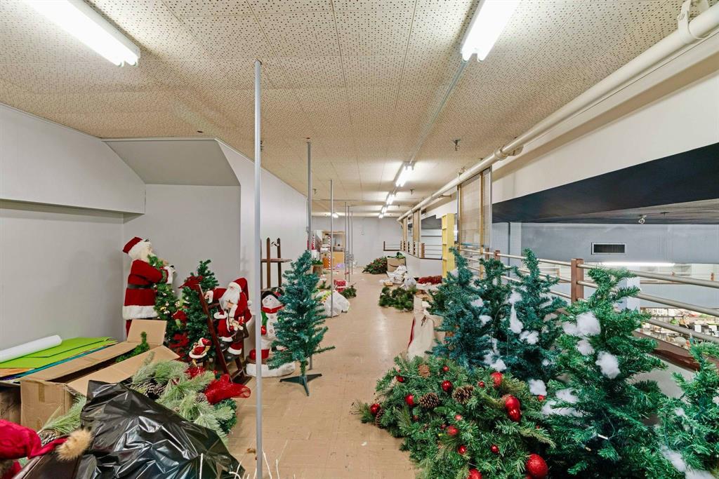 City of Paris - Commercial Sale