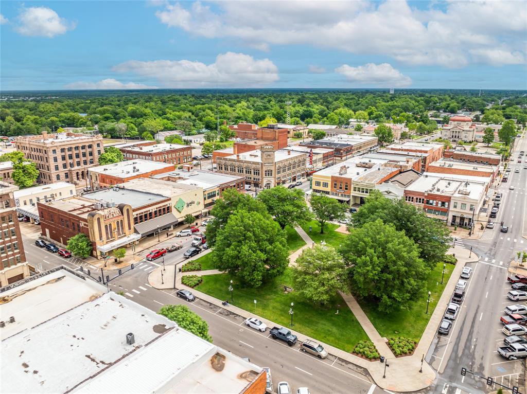 City of Paris - Commercial Sale