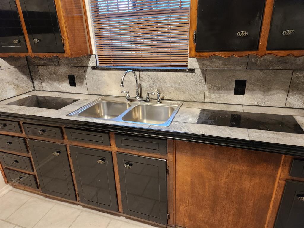 5820 Blackmore Avenue