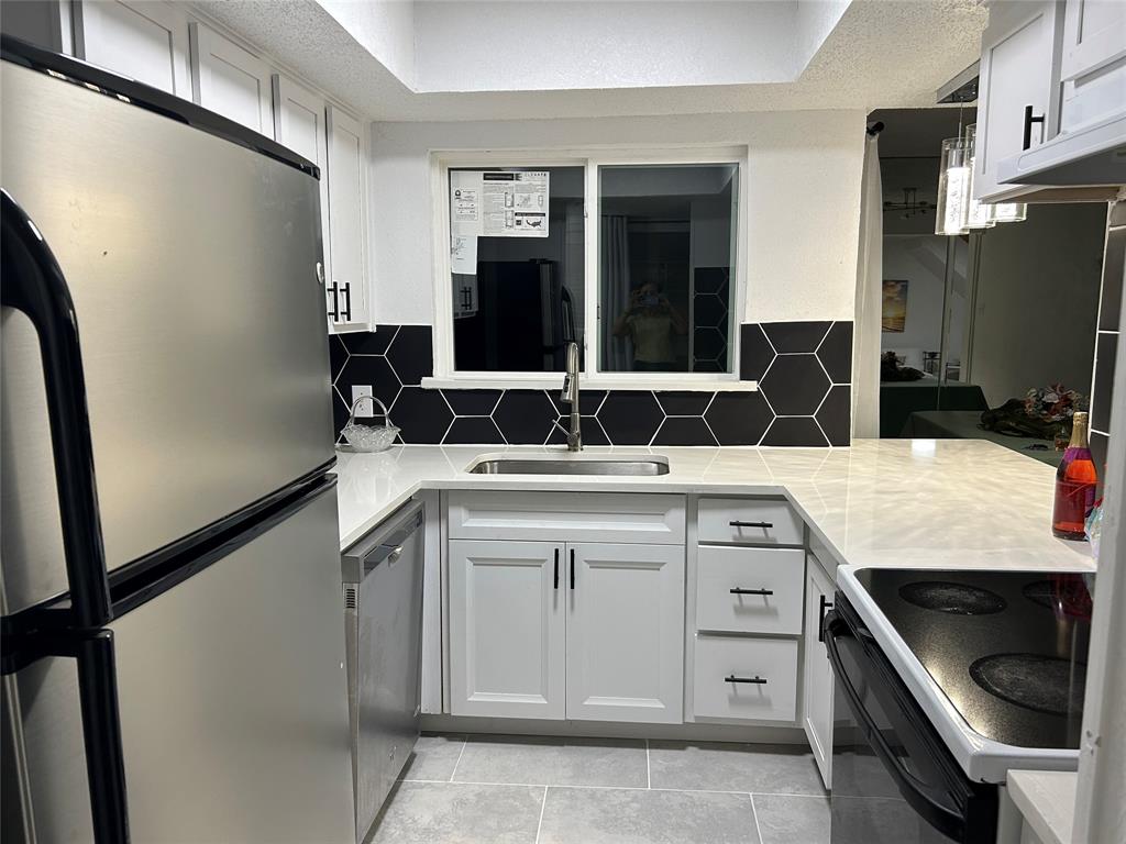 Two Worlds Apollo 01 - Residential