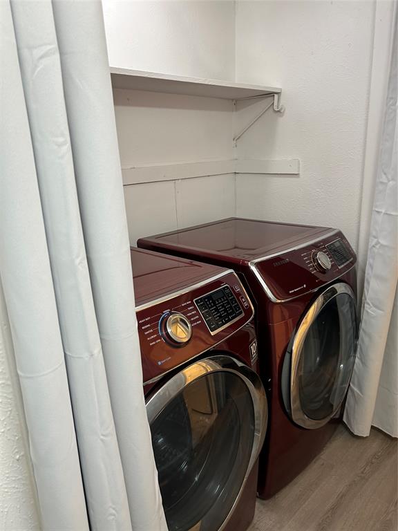 Two Worlds Apollo 01 - Residential