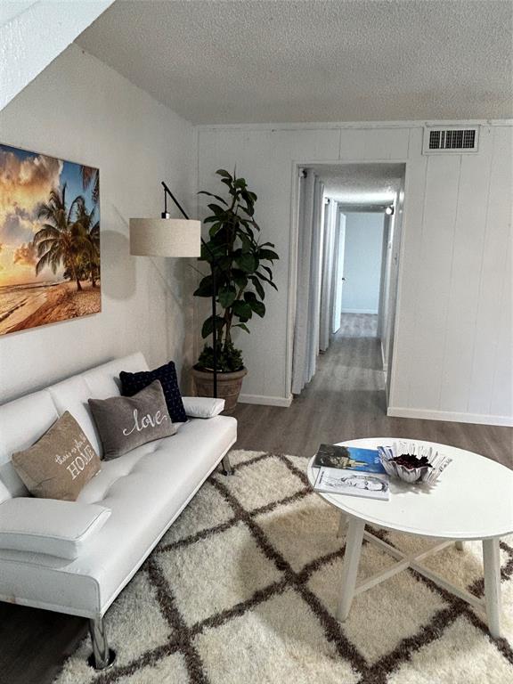 Two Worlds Apollo 01 - Residential