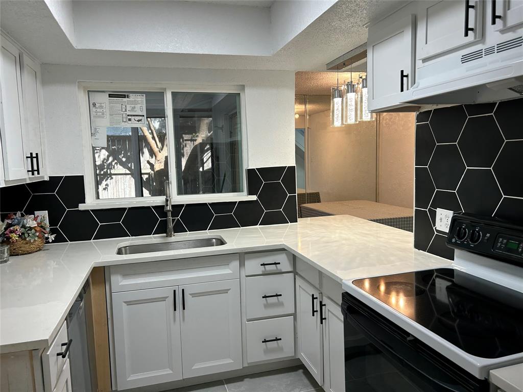 Two Worlds Apollo 01 - Residential