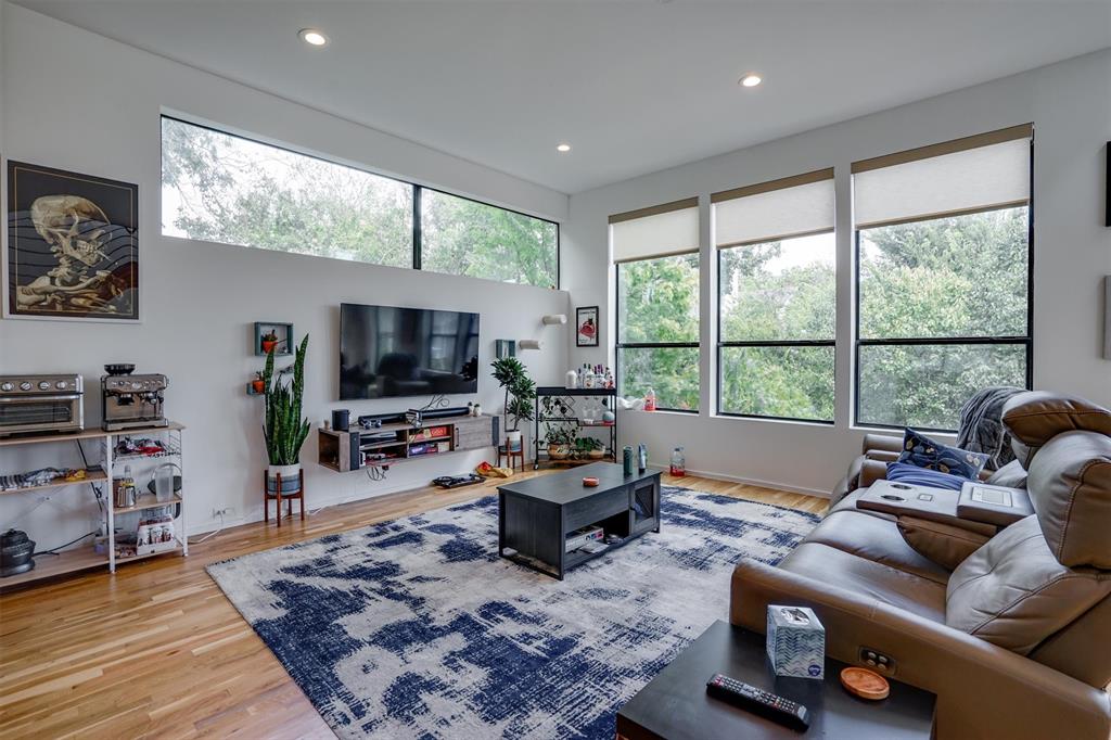 ROSS CONDOMINIUM - Residential Lease