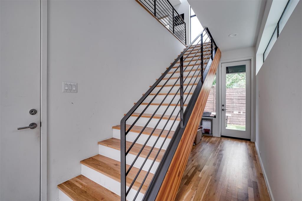 ROSS CONDOMINIUM - Residential Lease