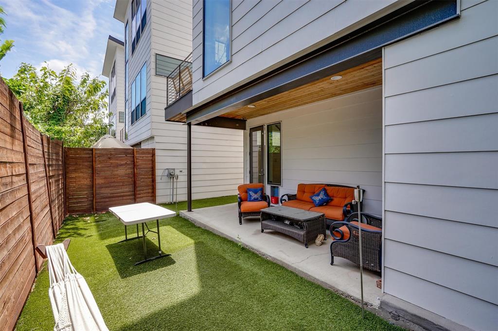 ROSS CONDOMINIUM - Residential Lease