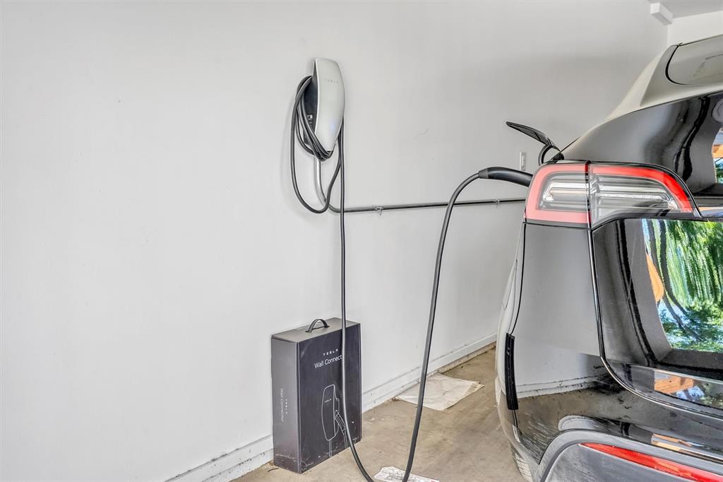 ROSS CONDOMINIUM - Residential Lease