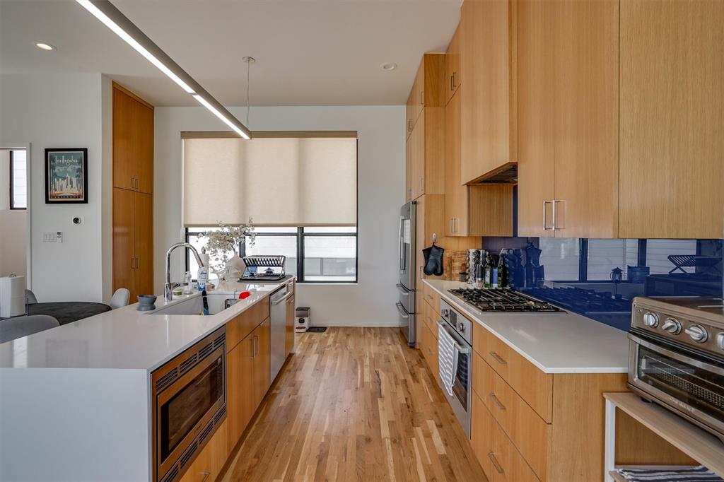 ROSS CONDOMINIUM - Residential Lease