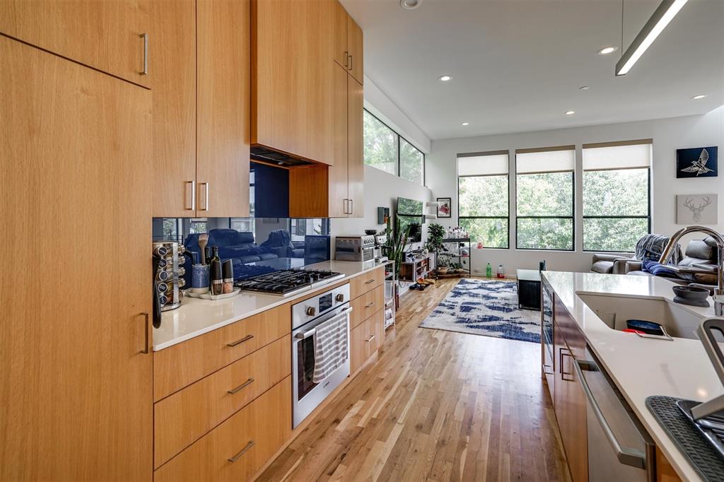 ROSS CONDOMINIUM - Residential Lease