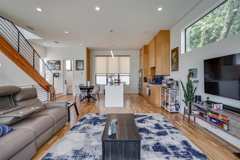 ROSS CONDOMINIUM - Residential Lease