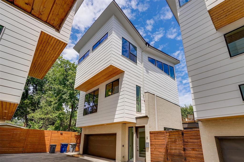 ROSS CONDOMINIUM - Residential Lease