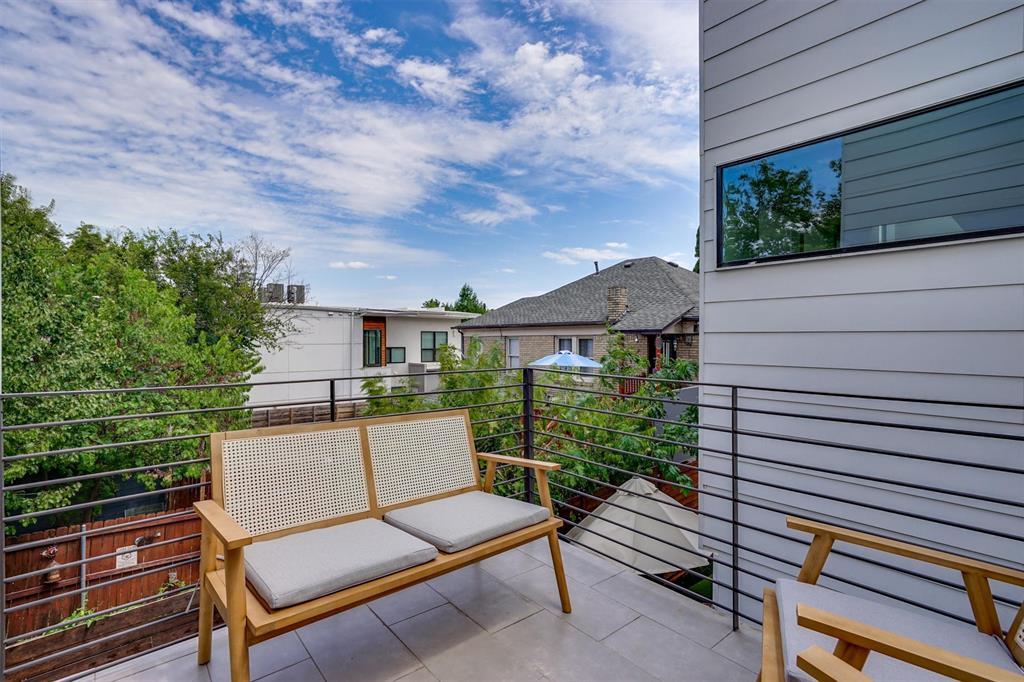 ROSS CONDOMINIUM - Residential Lease