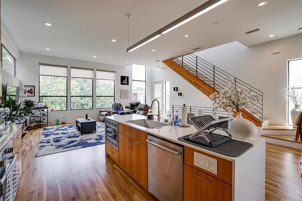 ROSS CONDOMINIUM - Residential Lease