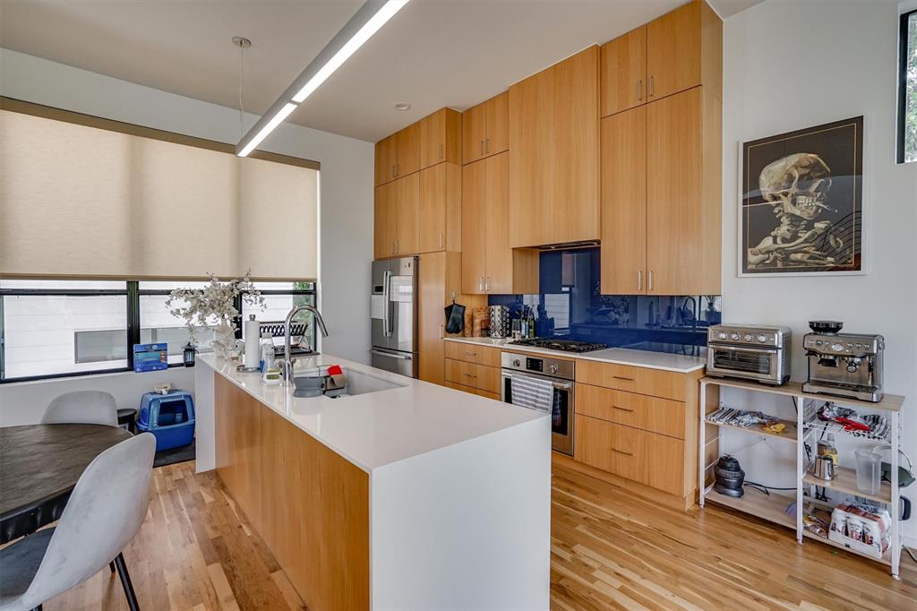 ROSS CONDOMINIUM - Residential Lease