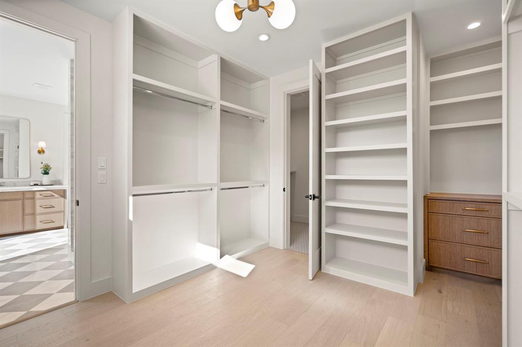 Wilshire Summit - Residential