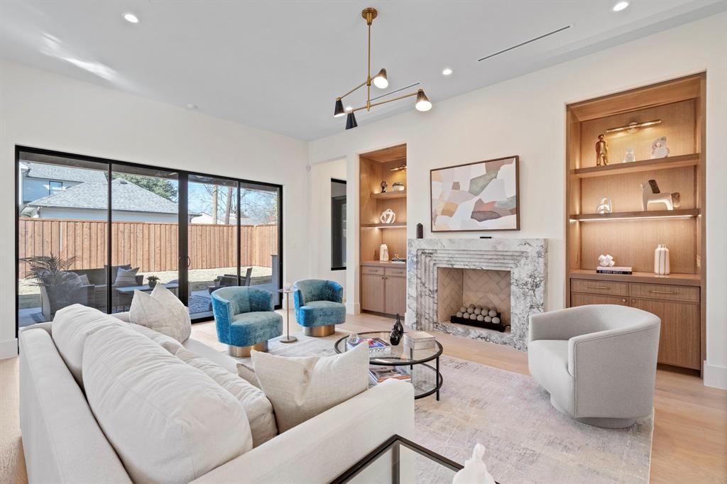 Wilshire Summit - Residential