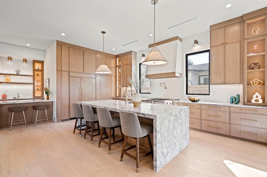 Wilshire Summit - Residential