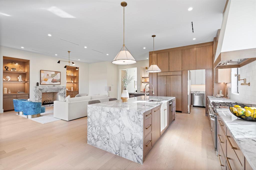 Wilshire Summit - Residential