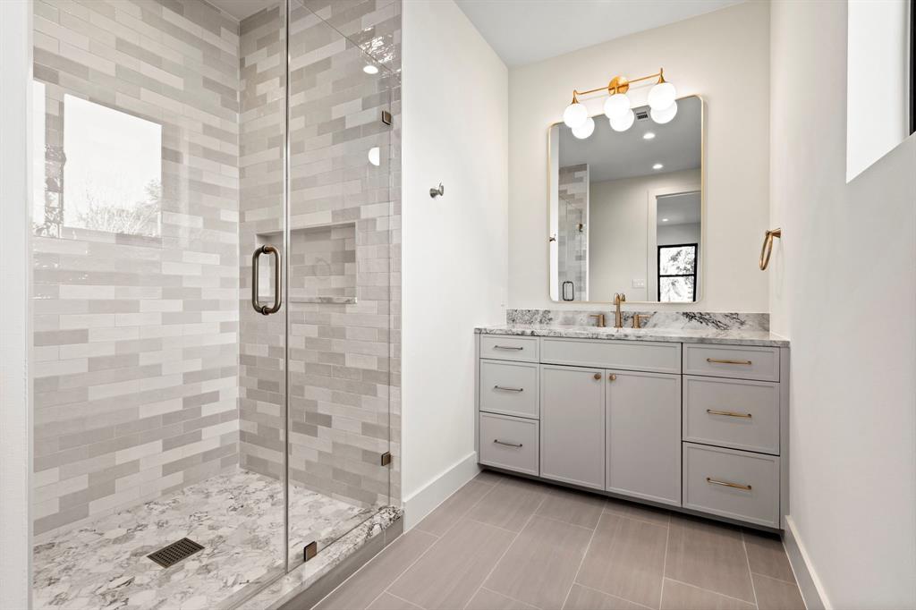 Wilshire Summit - Residential