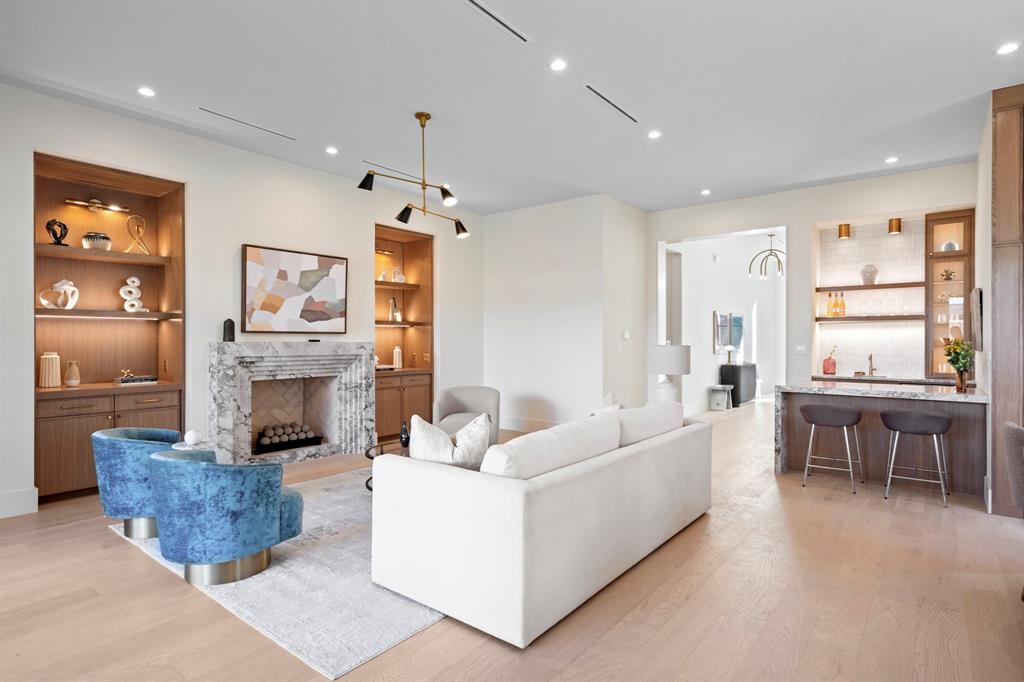 Wilshire Summit - Residential