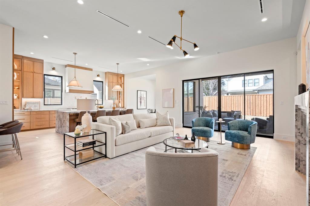 Wilshire Summit - Residential