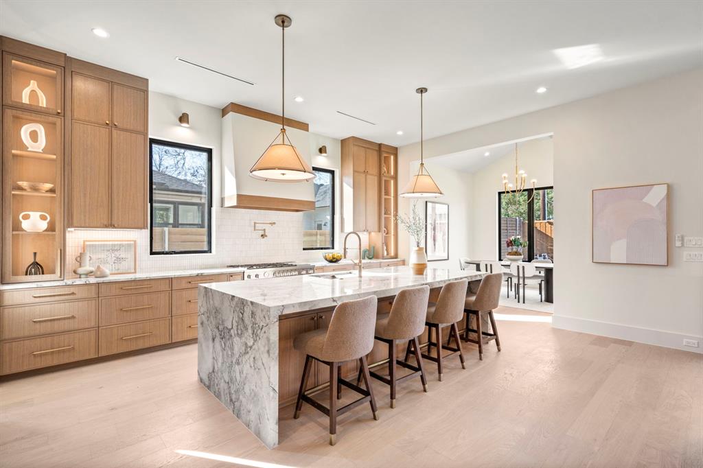 Wilshire Summit - Residential