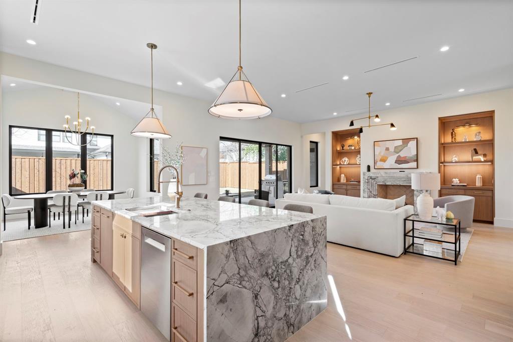 Wilshire Summit - Residential