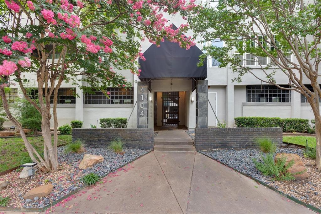 Hall Street Condo 4104 - Residential