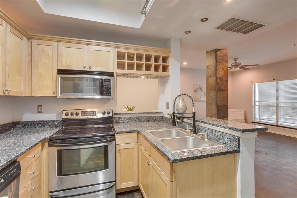 Hall Street Condo 4104 - Residential