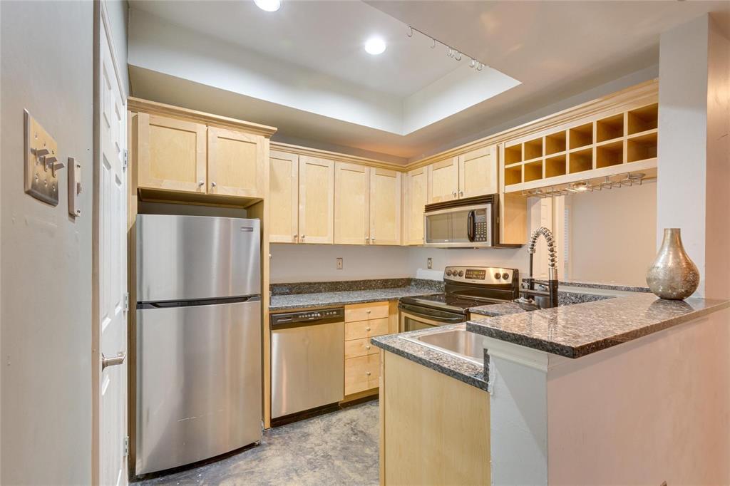 Hall Street Condo 4104 - Residential