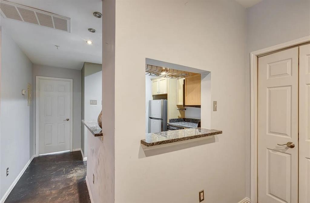 Hall Street Condo 4104 - Residential