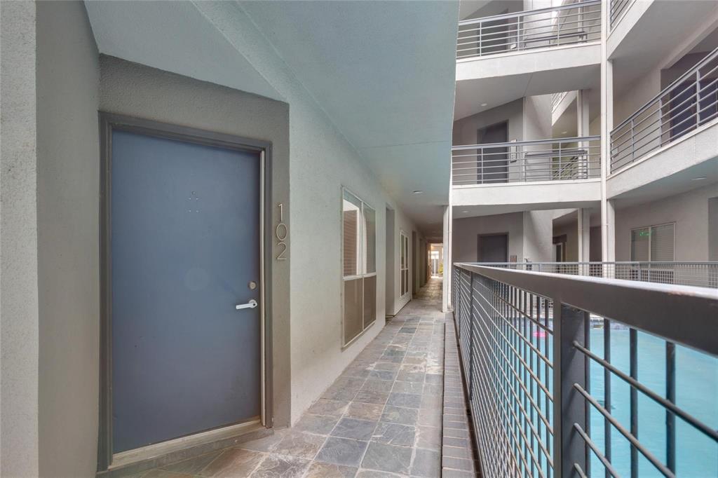 Hall Street Condo 4104 - Residential