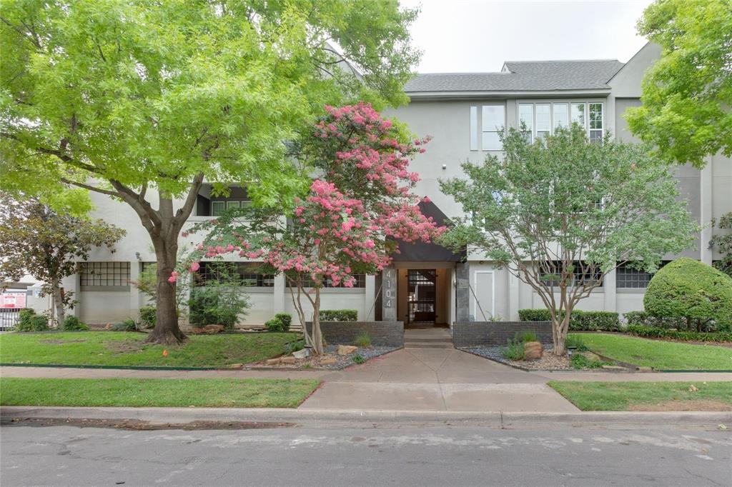 Hall Street Condo 4104 - Residential