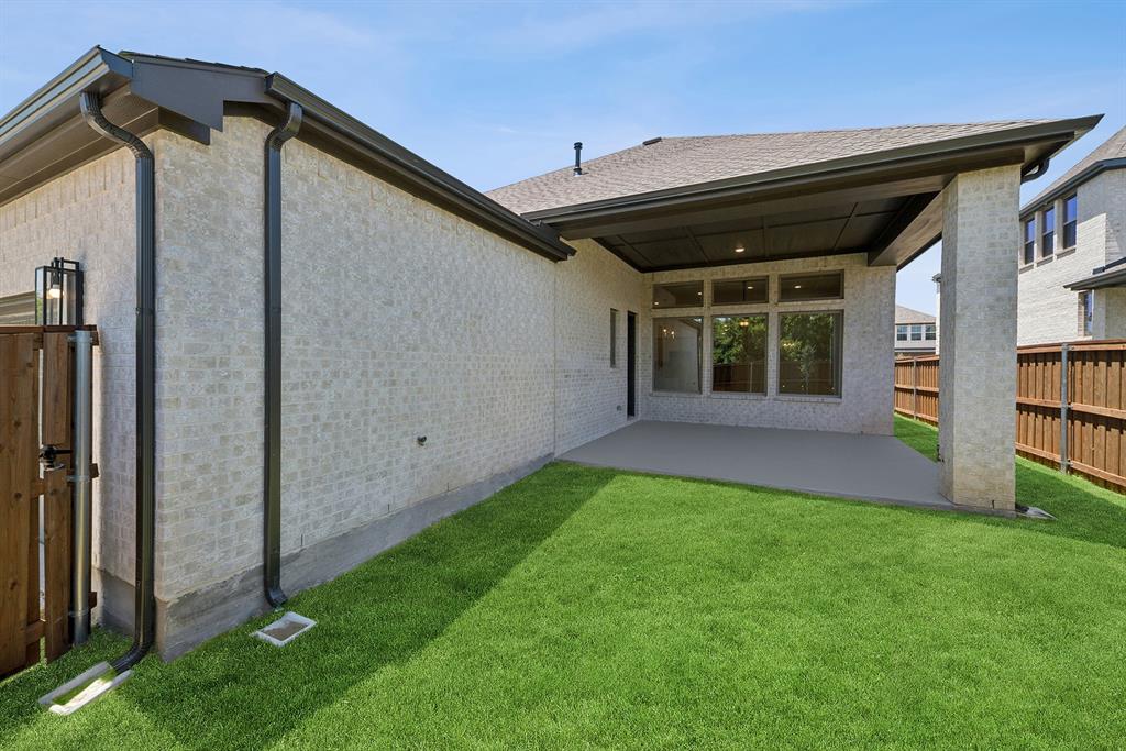 1112 Rosemary Lane
