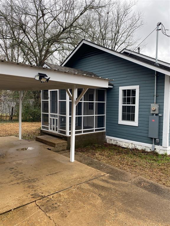 Photo 8 of 13 of 301 Daugherty Avenue house