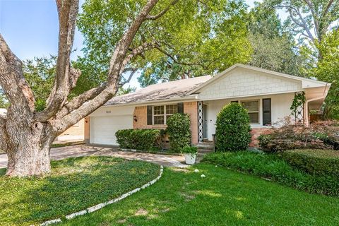 7025 Wake Forrest Drive Dallas TX 75214