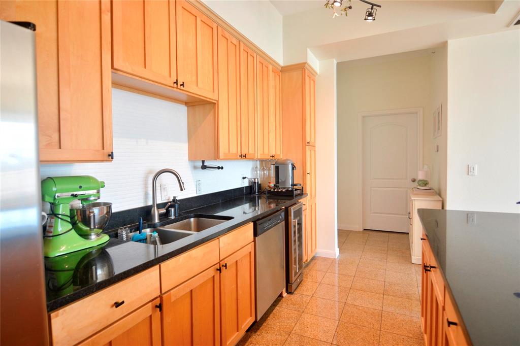 3225 Turtle Creek Boulevard 1042