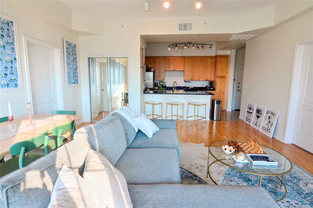 Renaissance On Turtle Creek Condo - Residential