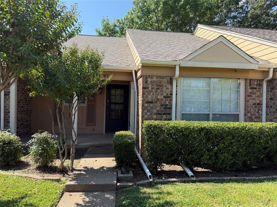 **INVESTOR OPPORTUNITY**

Rare rare opportunity in the heart of Plano with 2bed and 1.5 bath and 1 story only. Situated in Briar Park Village community with Pool. Walking distance to shopping centers and nearby major hw 75. Assigned parking space and plenty of parking around for visitors. HOA will cover exterior maintenance, trash and water. New Water Heater in 2024, indoor cooling unit 2024 , Dish Washer and Vent Hood updated in kitchen, and backyard patio is covered with stones. Hurry! Don't miss this opportunity!

Very consistently rented out on Airbnb and Furnished Finder for minimums of 30 Days. 

Qualifies for a DSCR loan