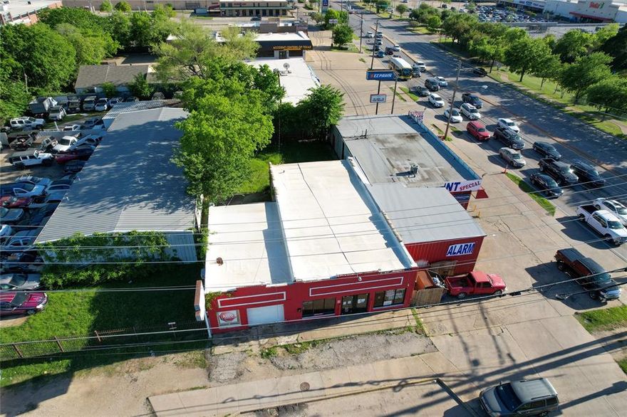 SET YOUR BUSINESS UP FOR SUCCESS WITH THIS LOCATION!! HIGH VISIBILITY!!! NEAR HIGH TRAFFIC INTERSECTION.  ACROSS THE STREET FROM A GLOBAL FAST FOOD RESTAURANT CHAIN! The building offers prominent signage, parking in front, a garage with a large storage closet and access to the backyard for additional parking. The building has two separate and spacious units with a shared bathroom. One unit can be used for your business and the other unit can be leased. The backyard can be used for outdoor events like client appreciation parties or even just additional storage. Bring your ideas!!! This is located minutes away from three major highways I-30, I-635 and I-175.