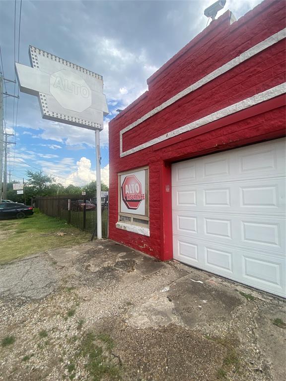 Leyva - Commercial Sale